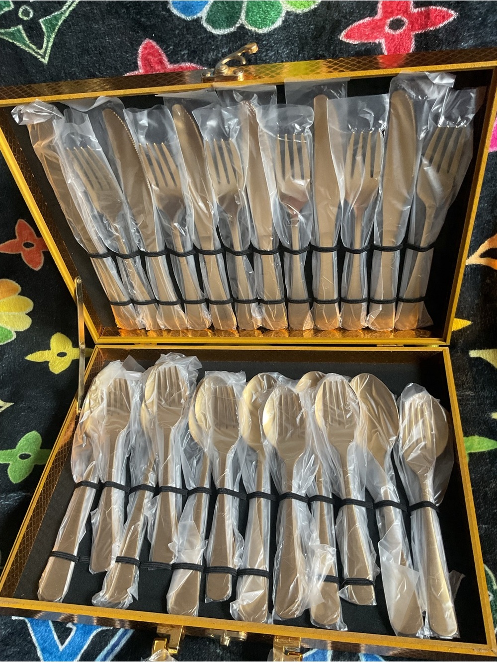 Luxury high quality food grade Stainless Steel 30-Piece Flatware Set  - 6 person